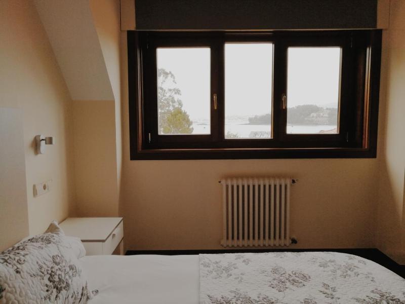 Double or Twin Room image 4