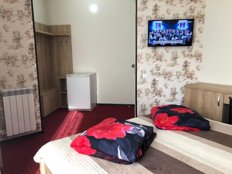 Double Room with Private Bathroom image 3
