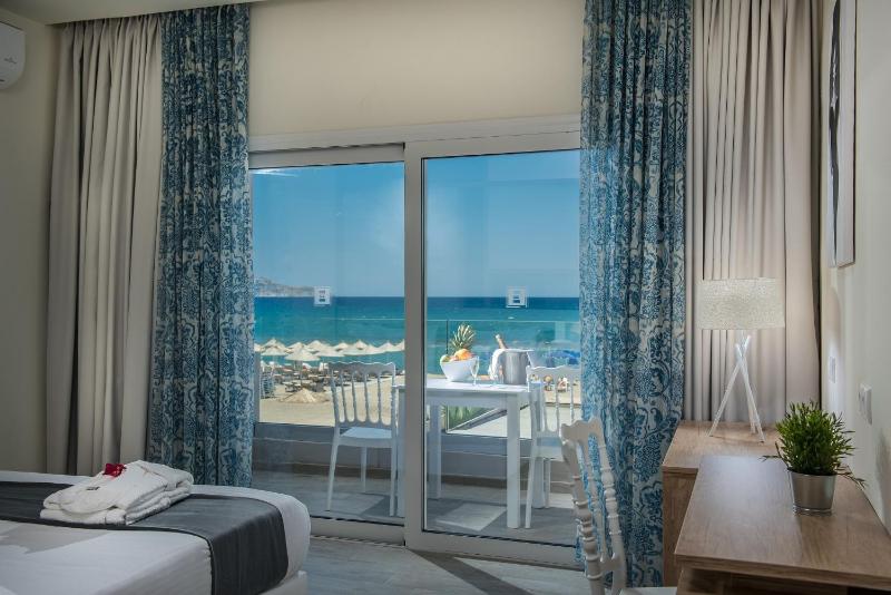 Junior Suite Front Sea View image 2