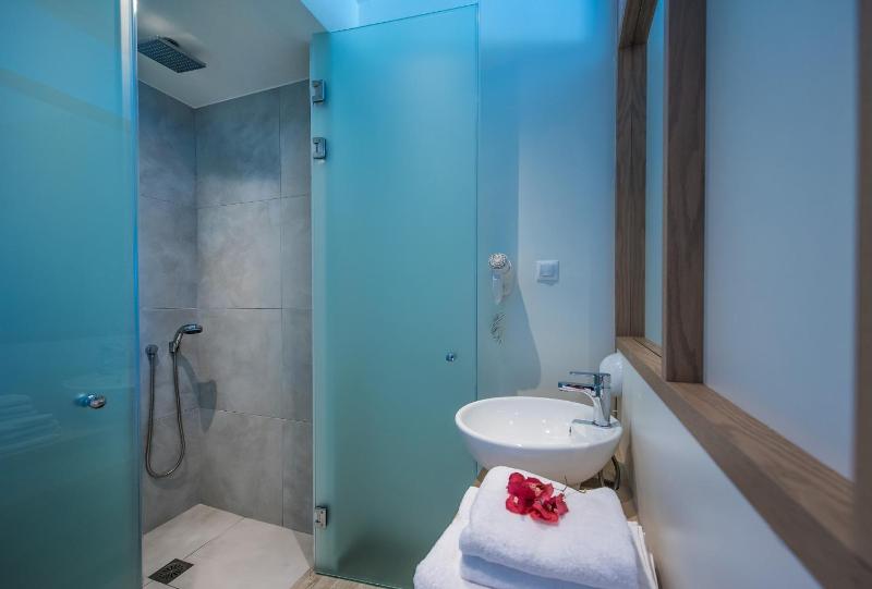 Junior Suite Front Sea View image 1