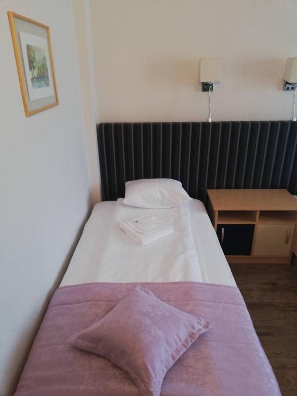 Single Room image 1