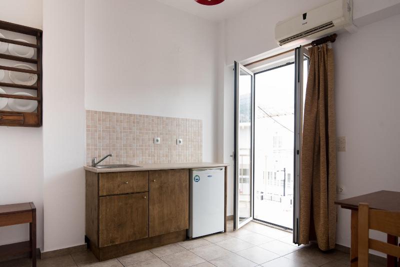 One-Bedroom Apartment image 4