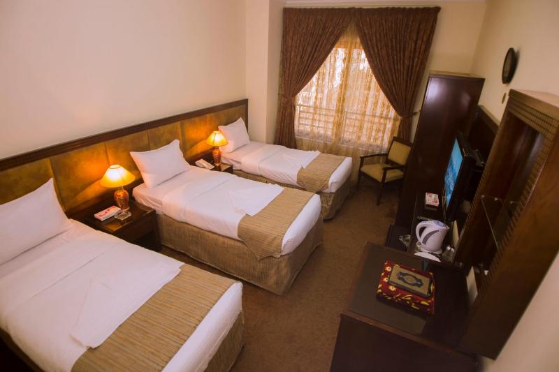 Quadruple Room image 4