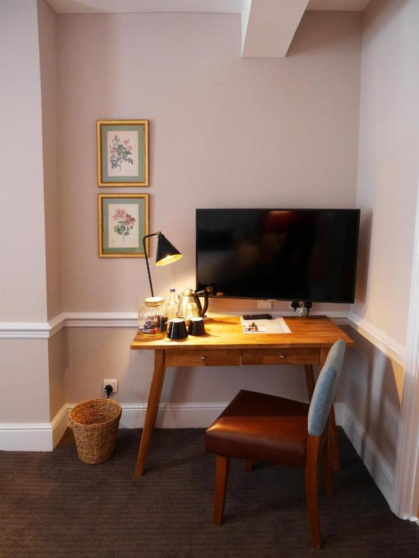 Double or Twin Room image 4