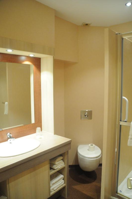 Twin Room image 2