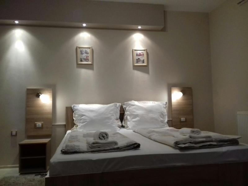 Deluxe Double Room image 3