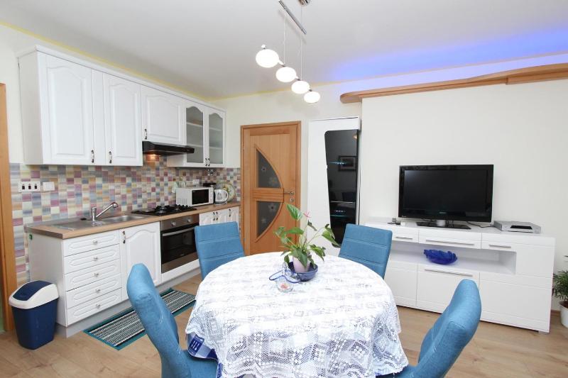 One-Bedroom Apartment with Balcony image 2