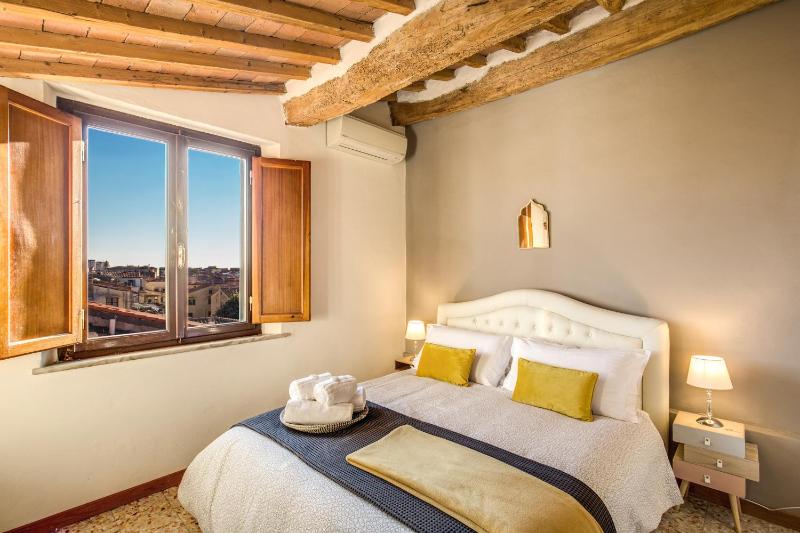 AwesHome - Lungarno Bellavista Penthouse - image 13