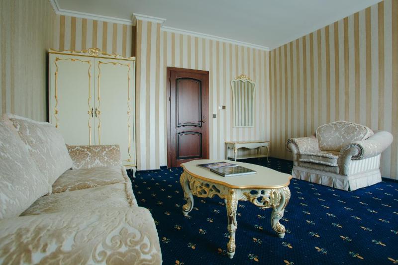 Suite with Spa Access image 4