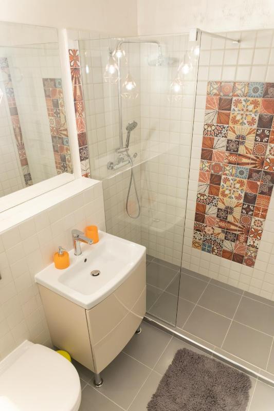 MIRAJ Residence Downtown - image 2