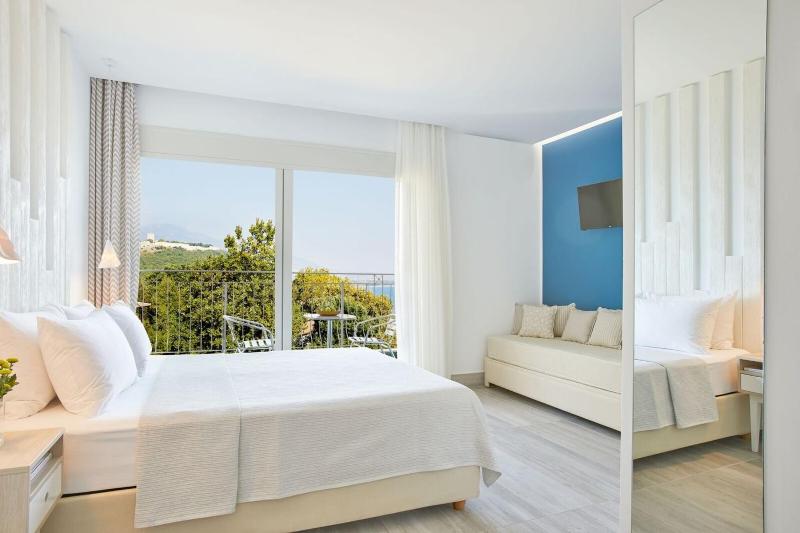 Superior Double or Twin Room with Mountain View image 2
