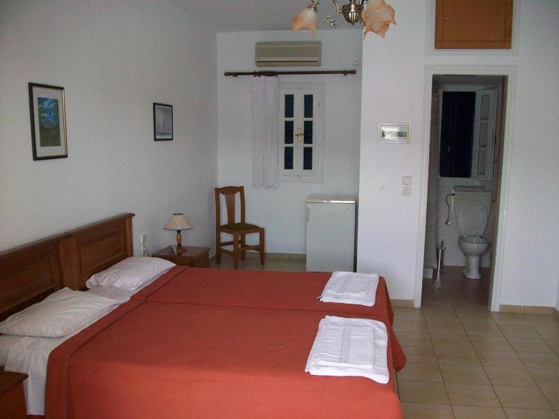 Triple Room with Sea View image 1