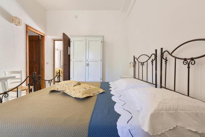 One-Bedroom Apartment image 3