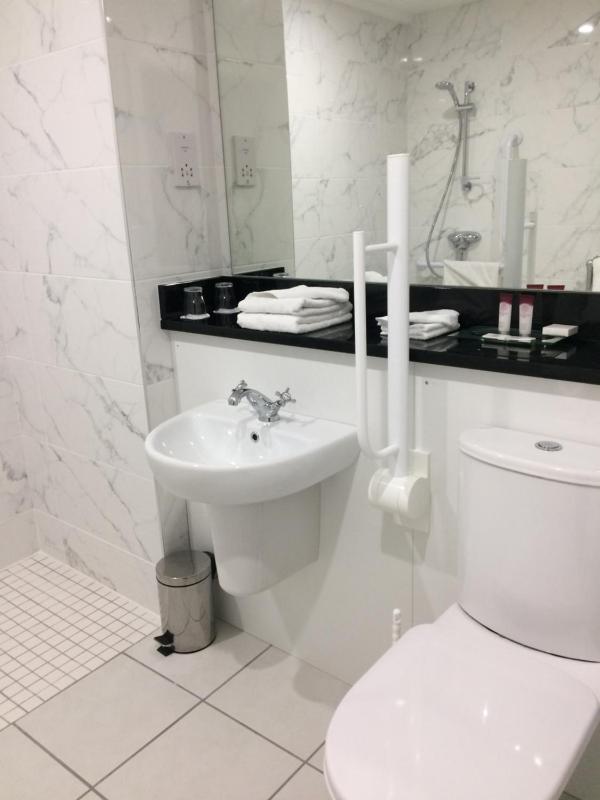 Double Room with Private Bathroom image 4