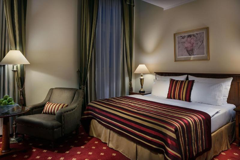 Executive Double or Twin Room image 3