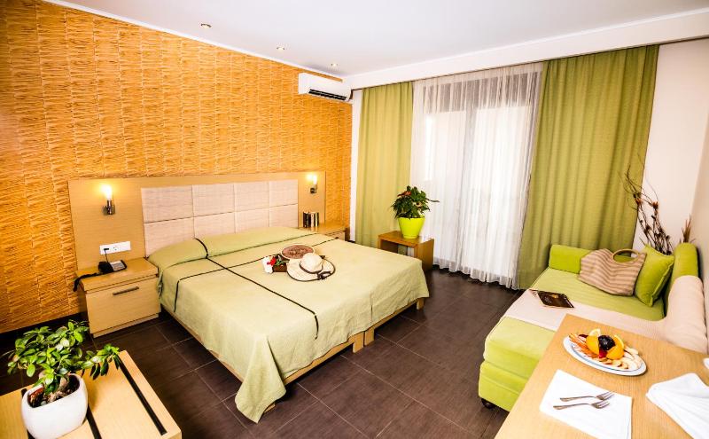 Triple Room image 3