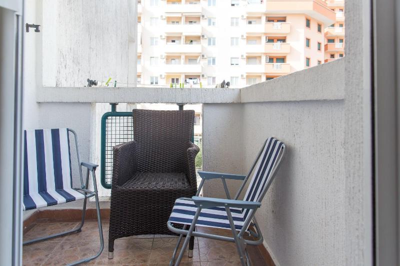 Lav Apartman Budva - image 2