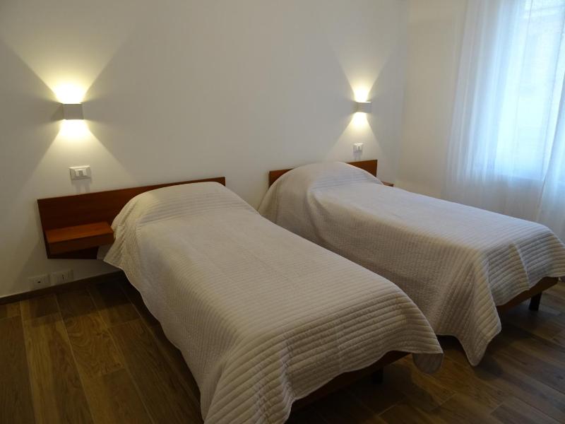 Budget Twin Room image 3