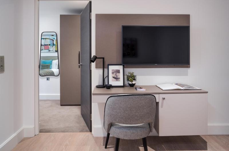 Executive One-Bedroom Apartment image 4