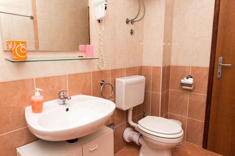 Apartment with Sea View image 2