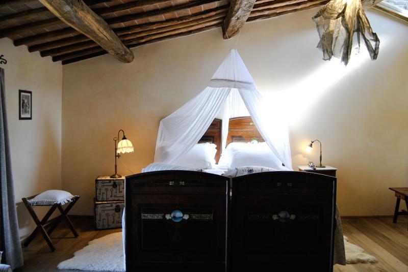 Double Room image 3