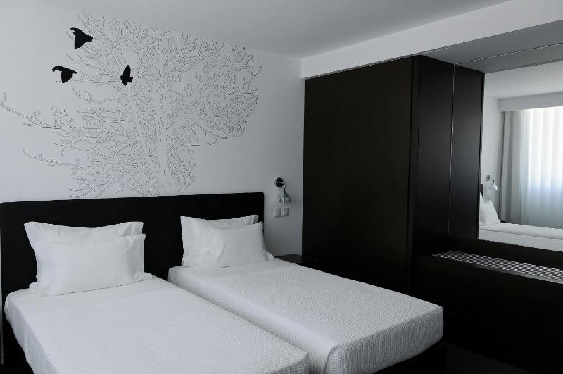 Standard Single Room image 4