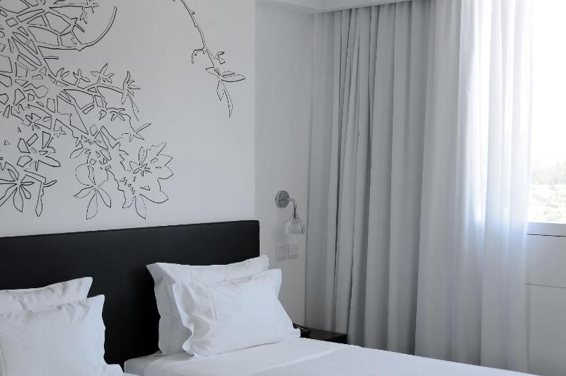 Standard Single Room image 2
