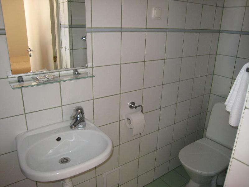 Budget Twin Room image 2