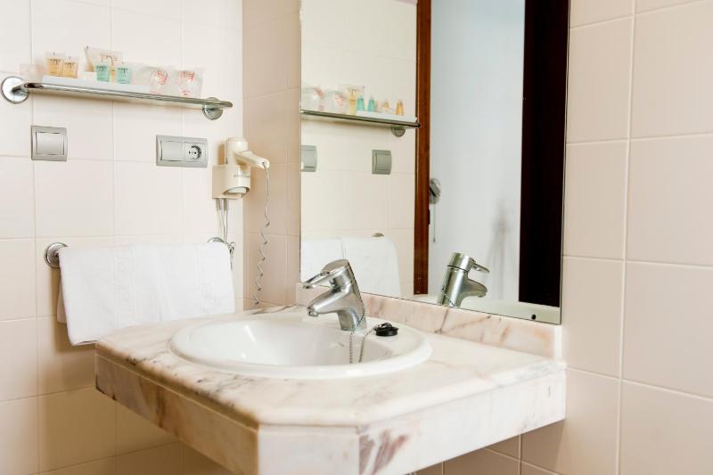 Single Room image 2