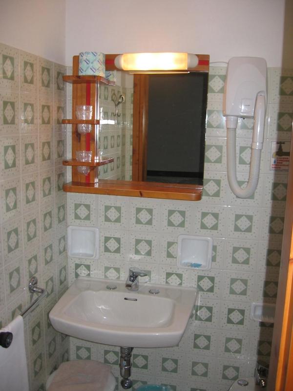 Double Room image 4