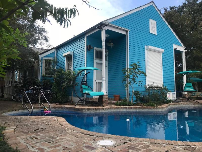 7 Bedroom - Sleeps 14! Next to Bourbon Street - image 1