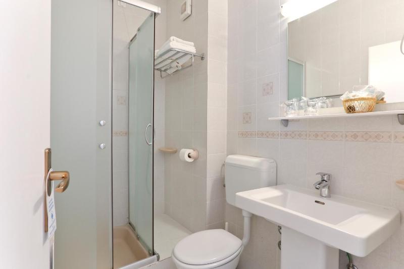 Superior Double or Twin Room with Balcony and Sea View image 2