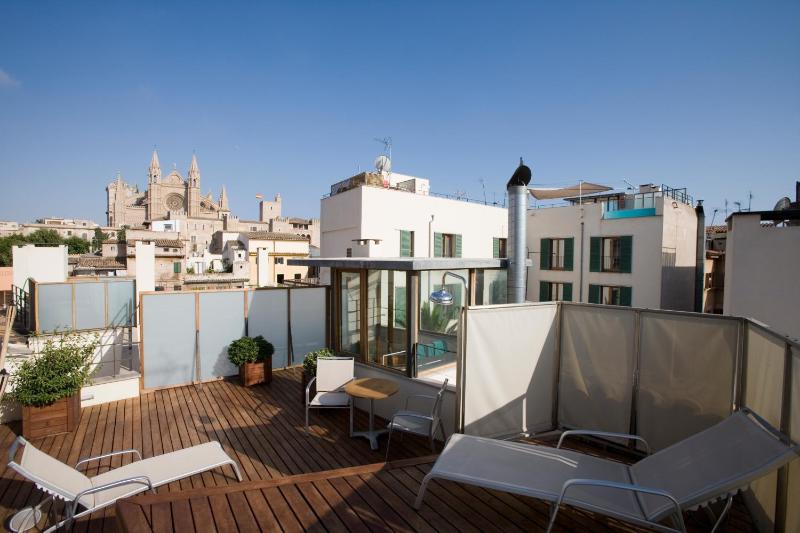 Luxury Suite with Terrace image 3