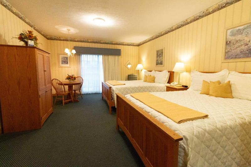 Standard Queen Room image 4
