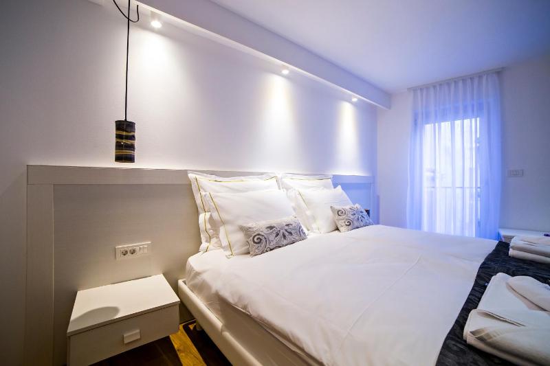 Standard Double Room image 3