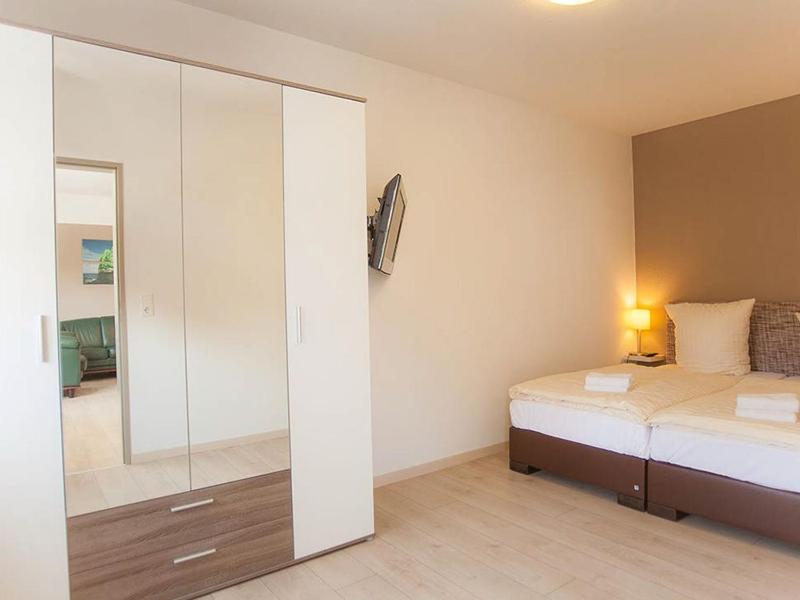One-Bedroom Apartment image 4