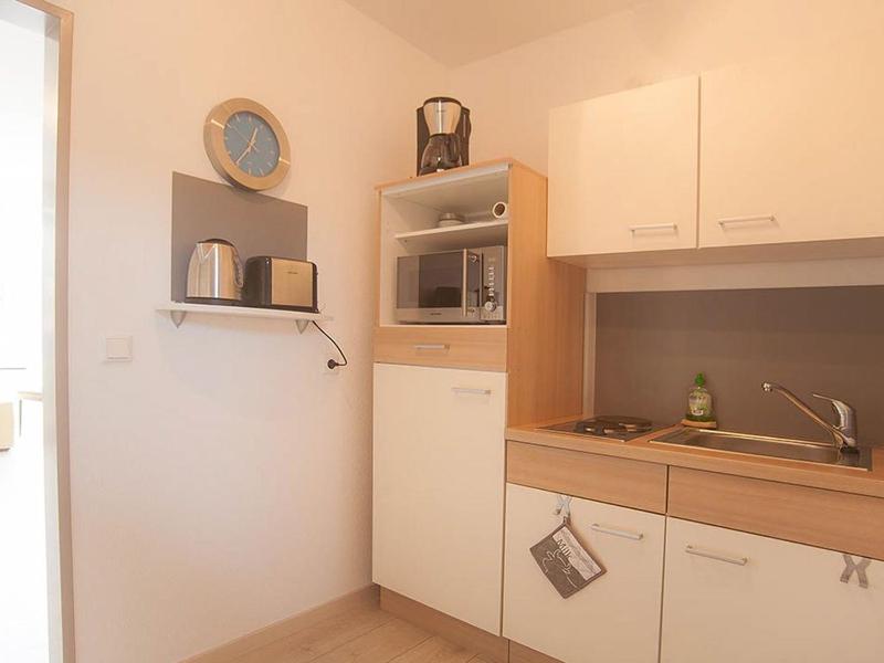 One-Bedroom Apartment image 2