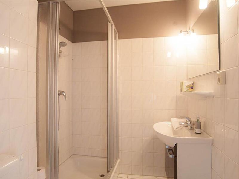 One-Bedroom Apartment image 3