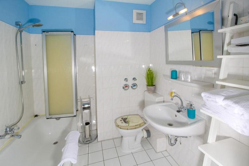 Apartment with Balcony image 2