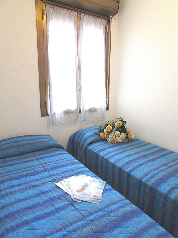 Isi - image 7