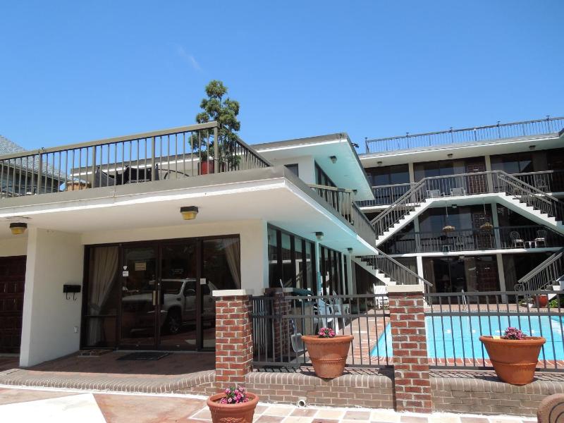 Alamar Resort Inn - image 6
