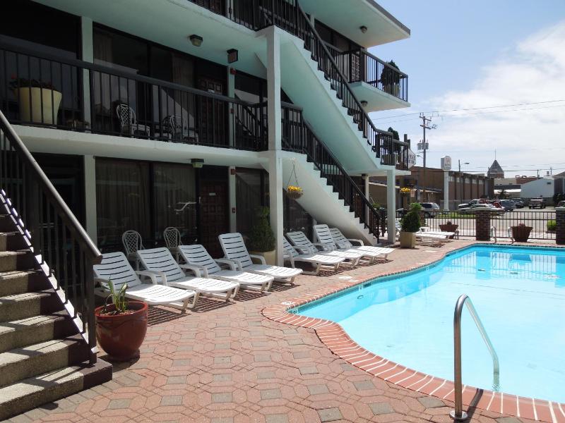 Alamar Resort Inn - image 45