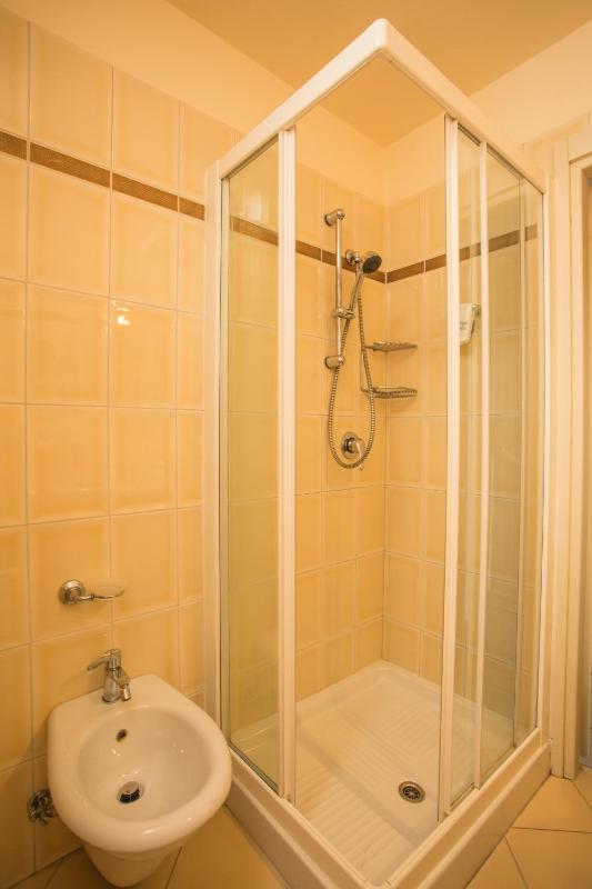 Queen Room with Pool View image 2