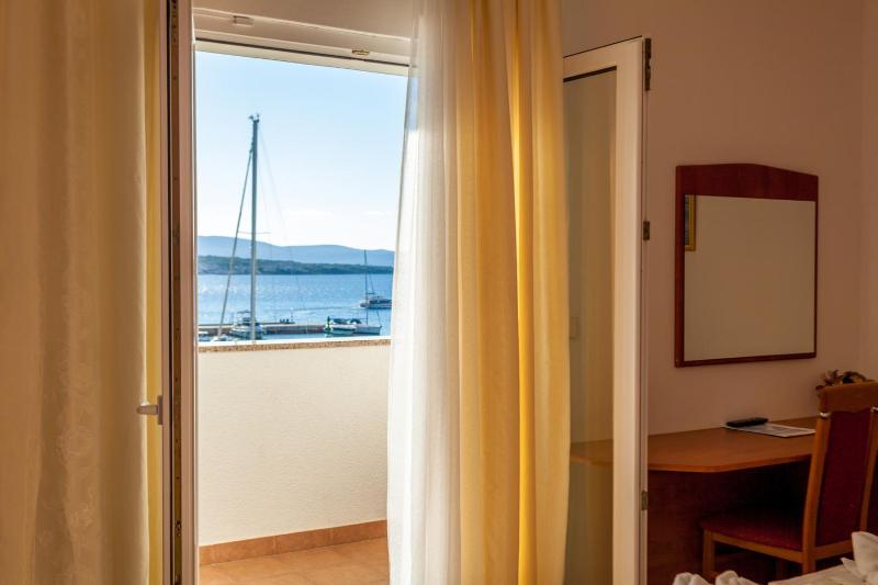 Double Room with Balcony image 3
