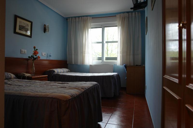 Double Room image 3