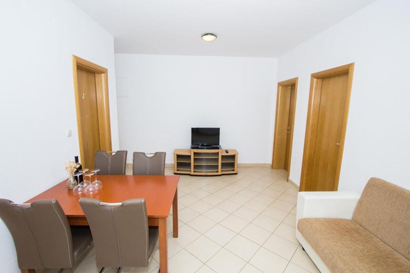 Apartments and Rooms Skalinada - image 16