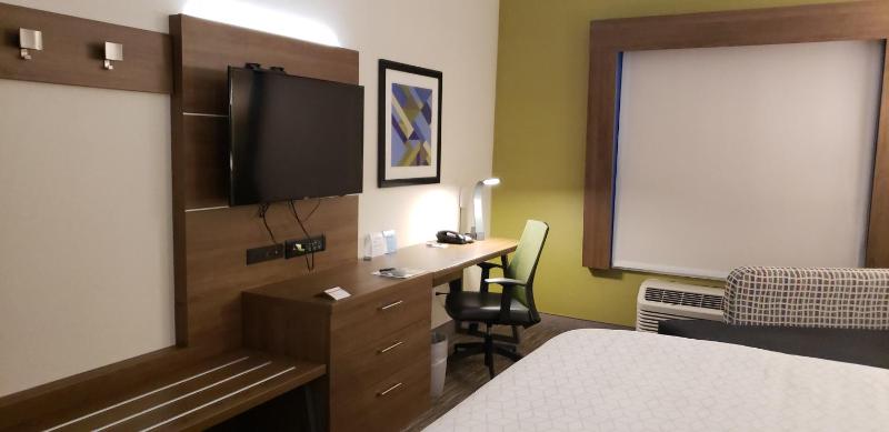 Standard Room image 4