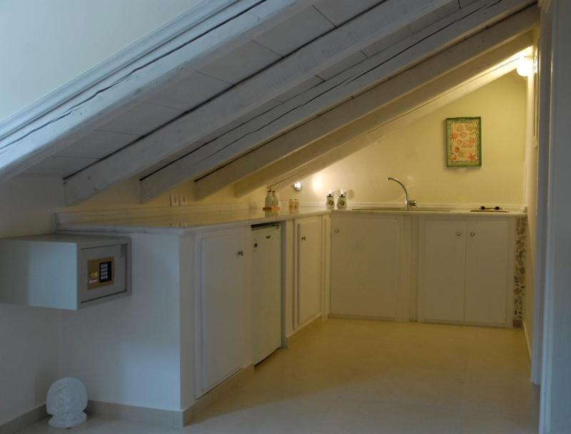 Studio (2-4 Adults) image 4