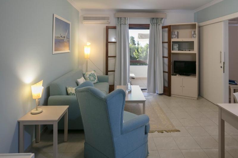 Magic Hotel - image 19