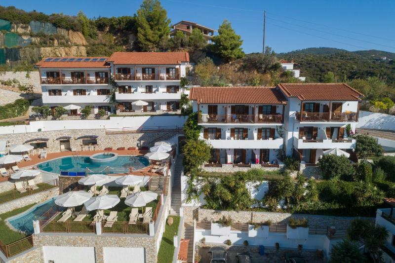 Magic Hotel - image 8